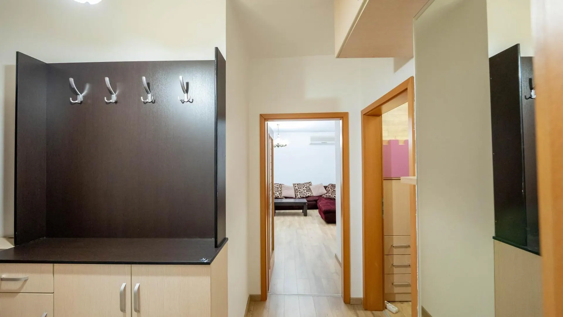 Tirent Apartment - Spacious 2-Bedroom Stay Near Liqeni I Thate Tirana Albânia