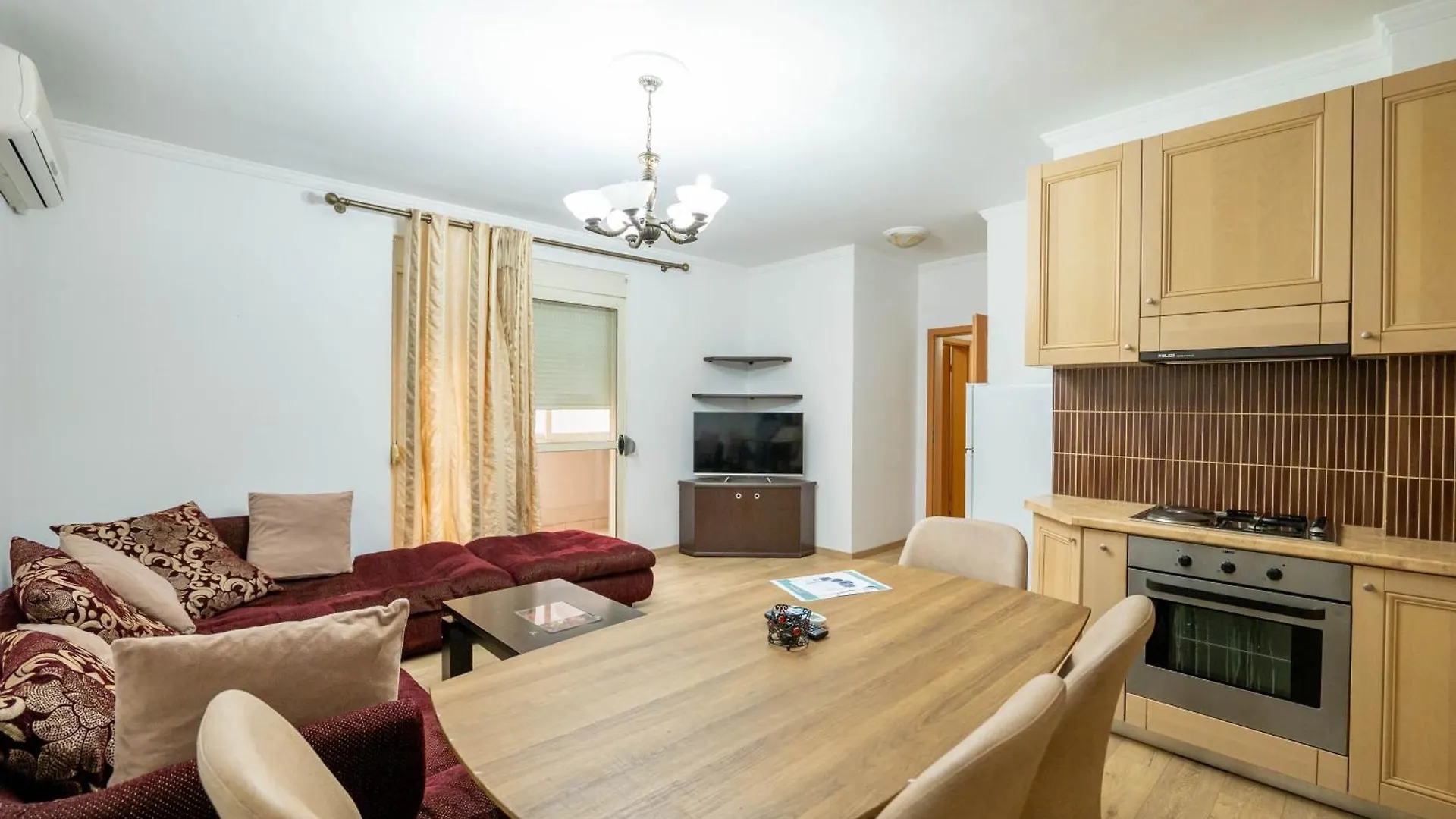 Tirent Apartment - Spacious 2-Bedroom Stay Near Liqeni I Thate Tirana Albânia